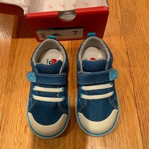See Kai Run Kids Sneakers new un box
